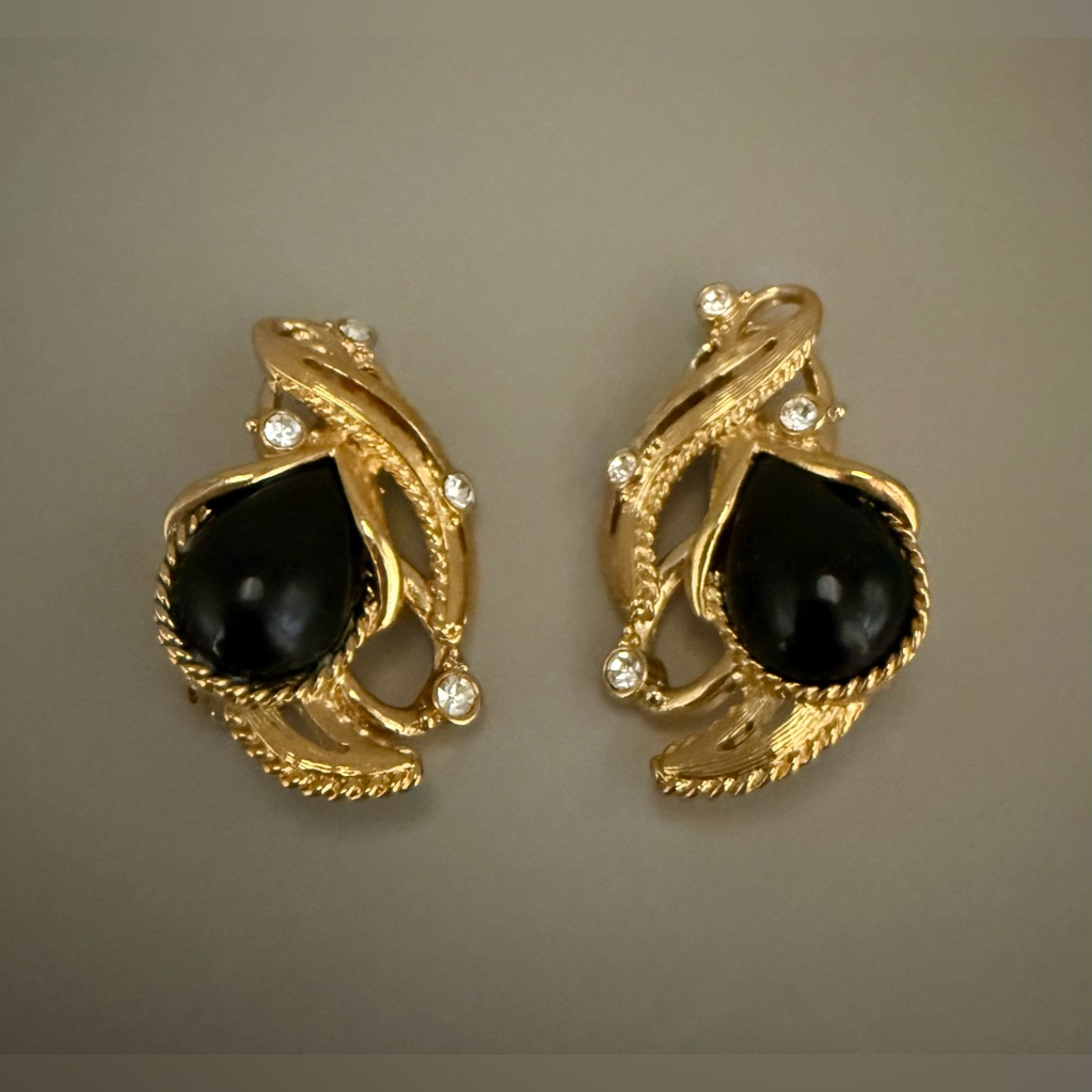 Famous Josebarrera Created These Clip Earrings For Avon. Beautiful! Gift Boxed.